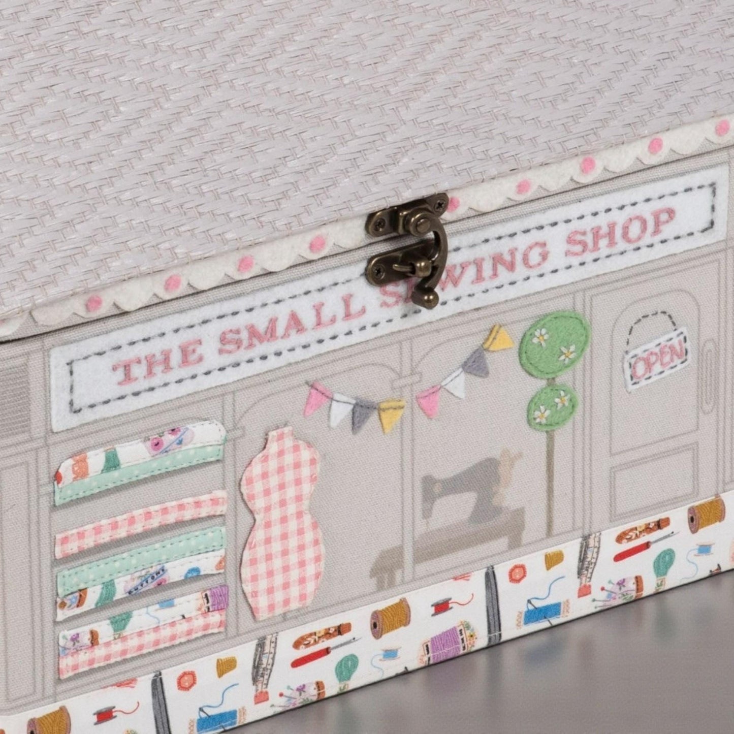Large Sewing Box Shop Design – Sturdy Handle & Tray