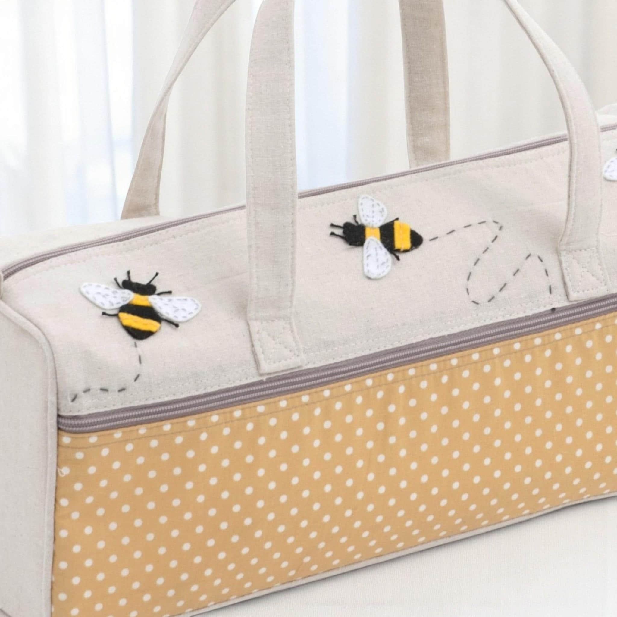 Bee Knitting Bag – Yarn Storage Tote with Wool Dispenser