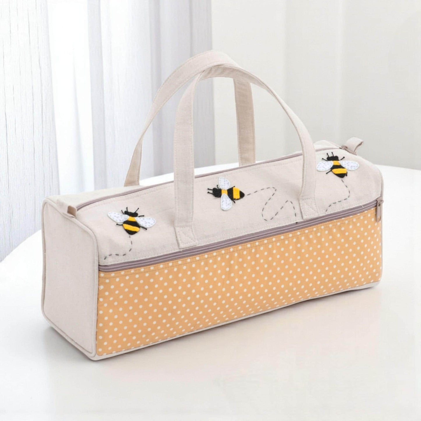 Bee Knitting Bag – Yarn Storage Tote with Wool Dispenser