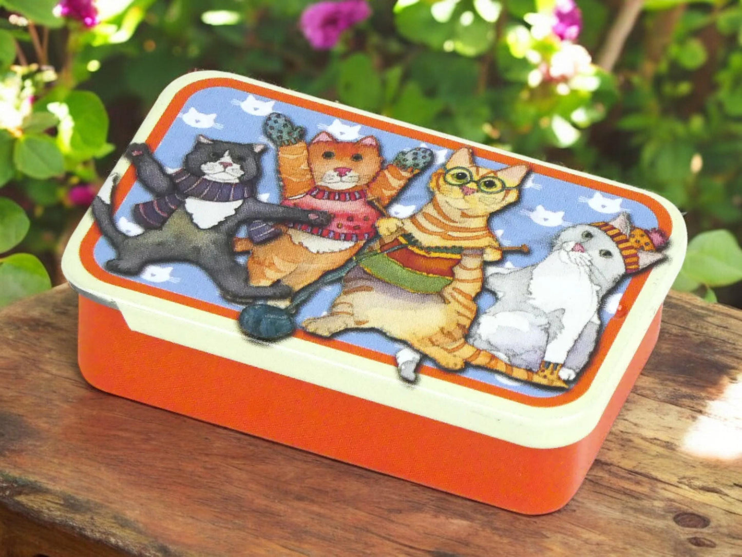 CROCHET STITCH MARKERS in a Tin. Kittens in Mittens Design by Emma Ball