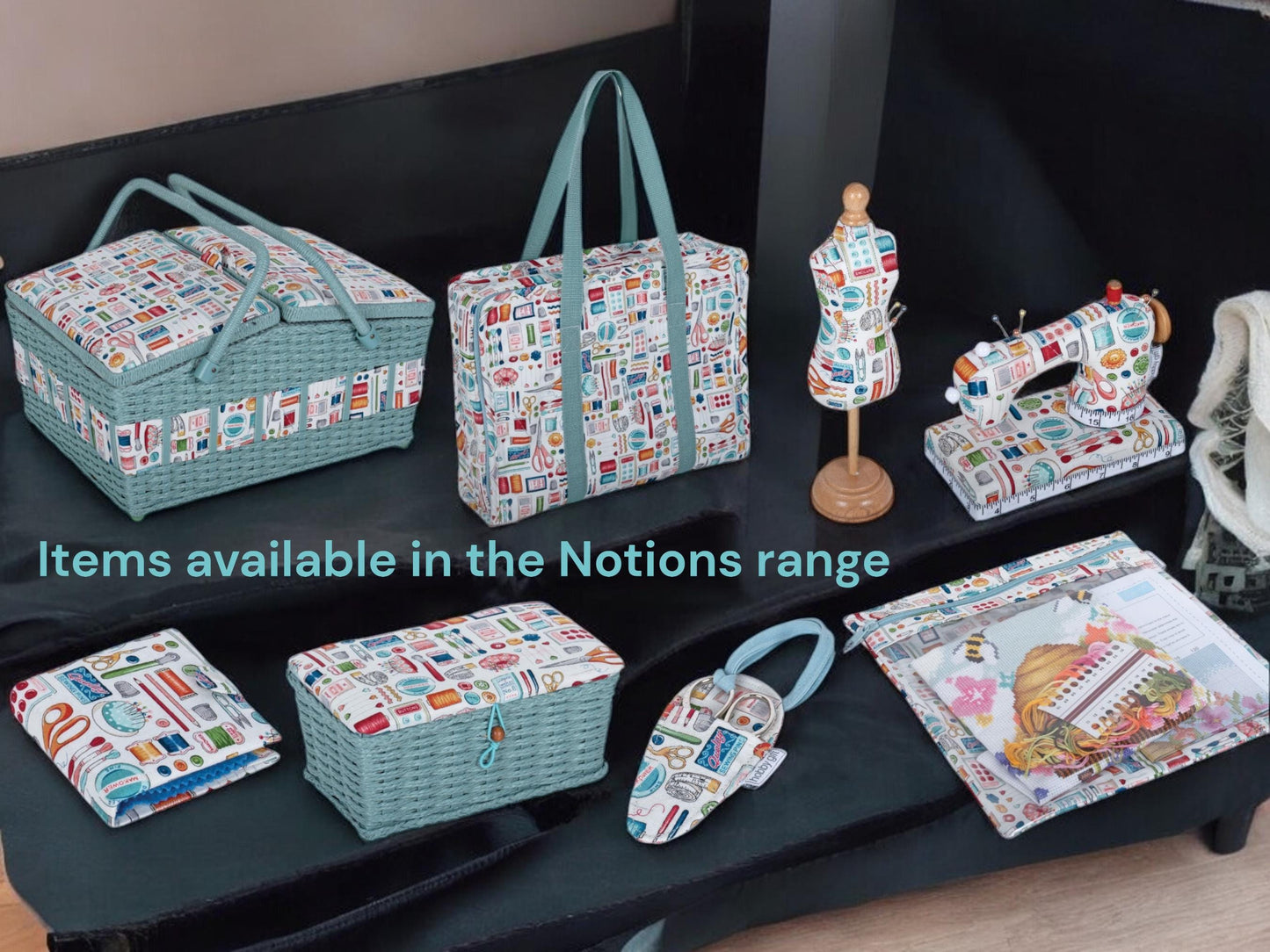 EMBROIDERY SCISSORS in a CASE 'Notions' Design Fabric Case