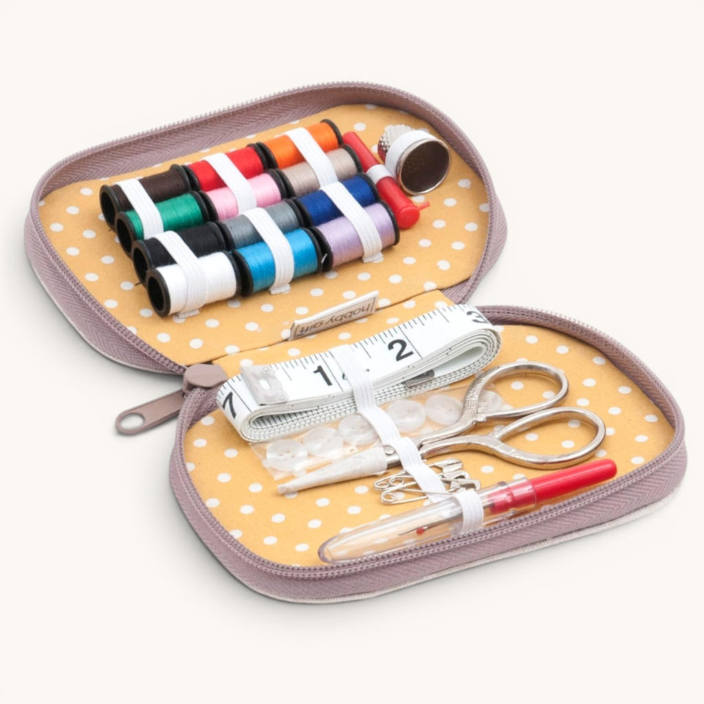 BEE SEWING KIT Bee Applique Design with contents Zip Case Super Quality